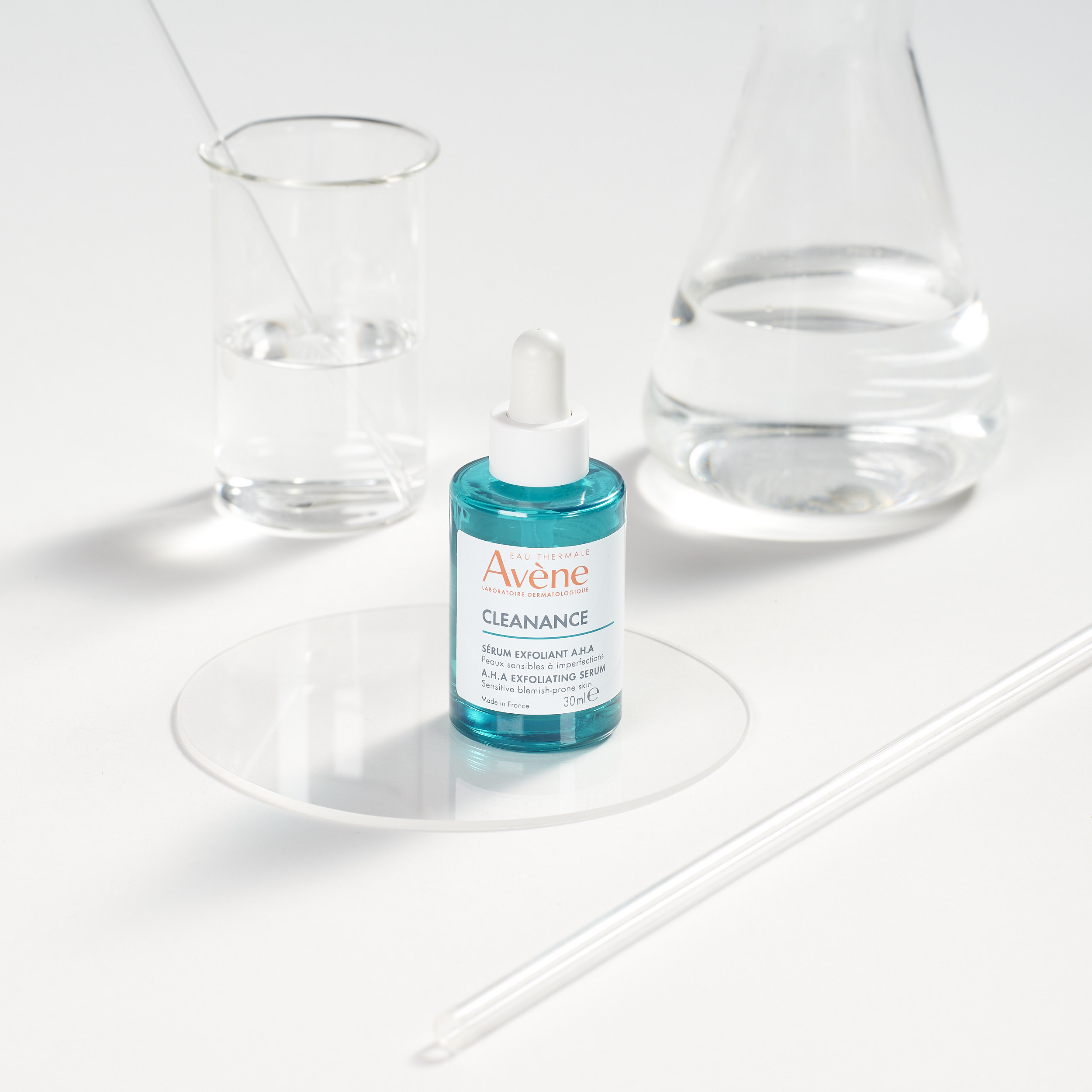 av_cleanance_world_still-life_product_serum_bk2-0223_1-1_17