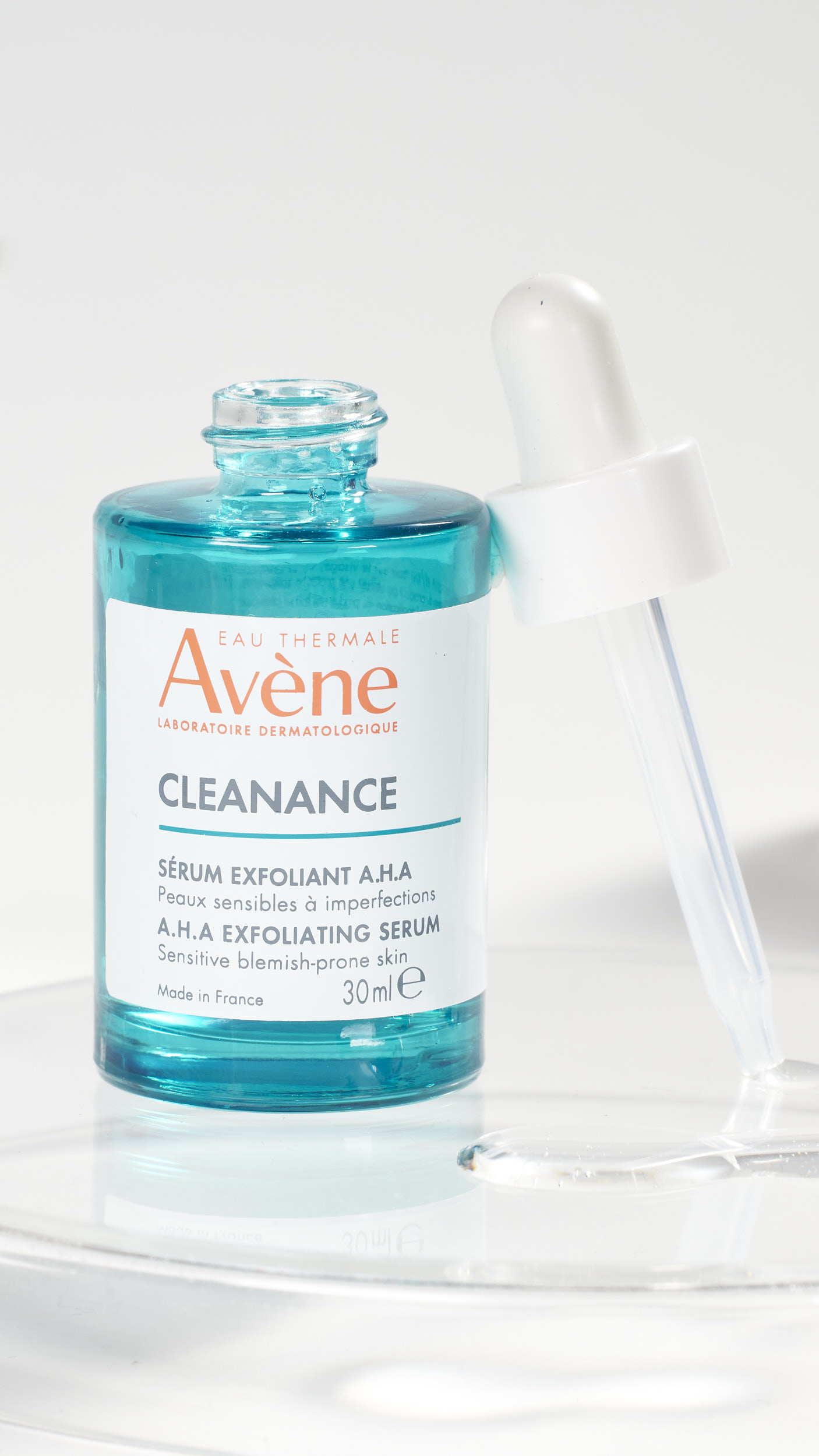 av_cleanance_world_still-life_product_serum_bk2-0223_9-16_11